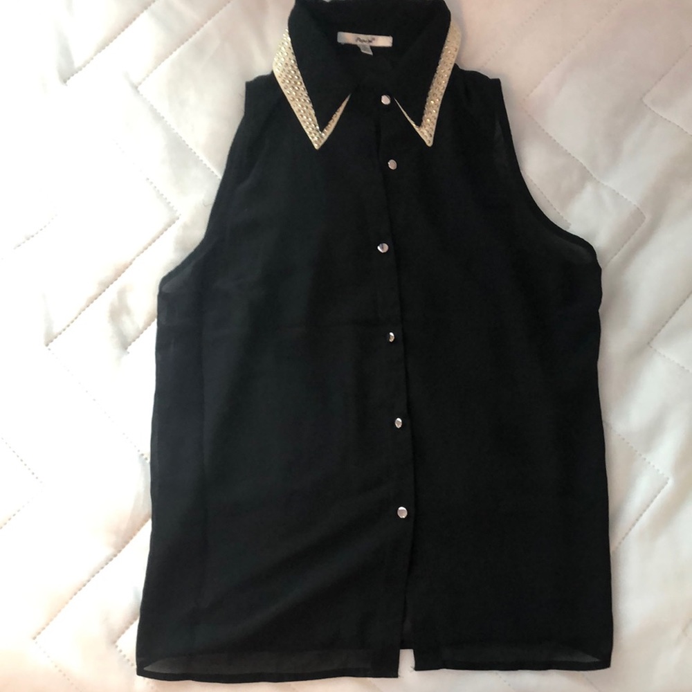 Size medium, black w/ silver buttons &jewel collar. Thin and very light weight.